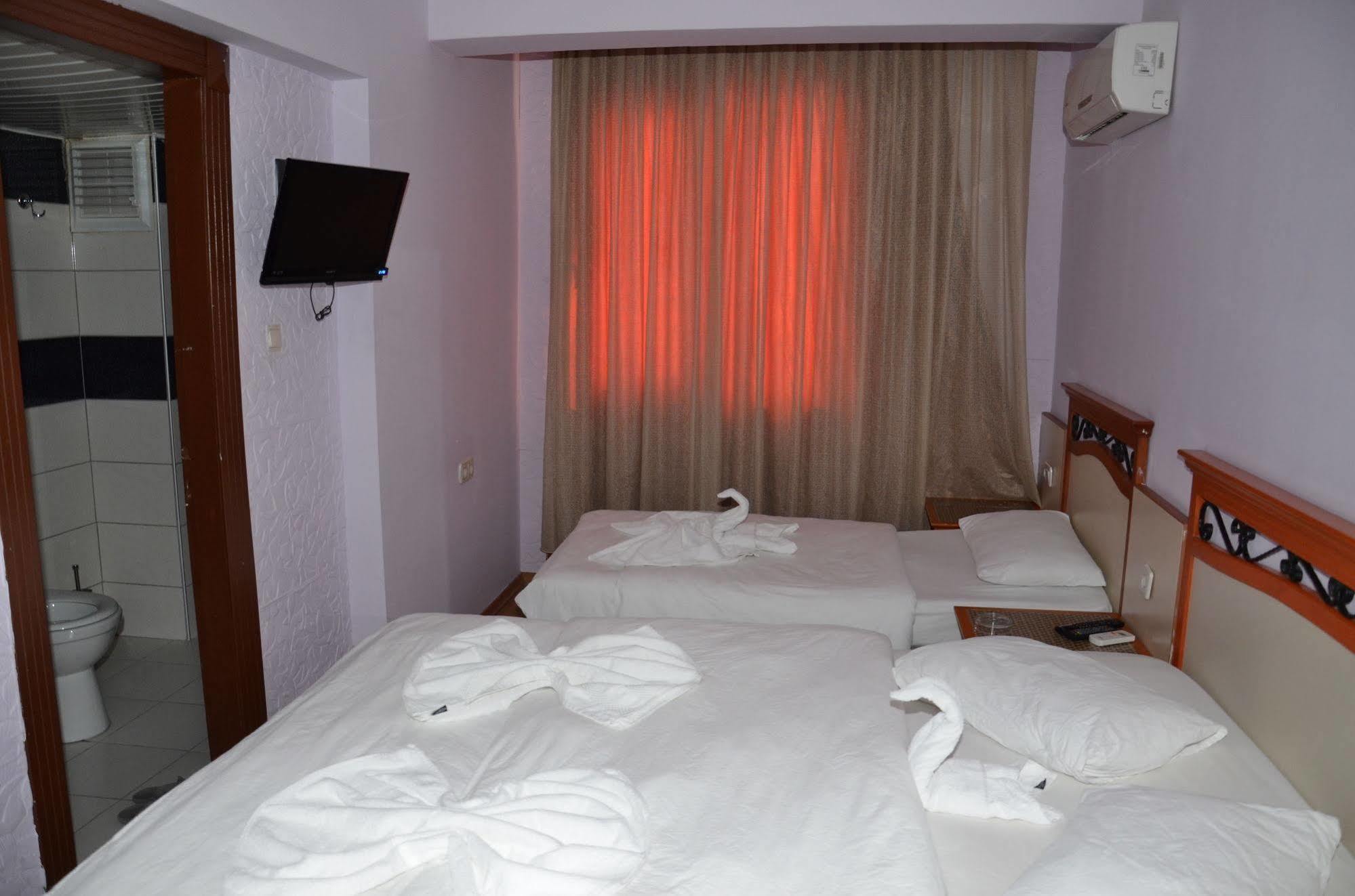 Ozturk Hotel Antalya Bagian luar foto