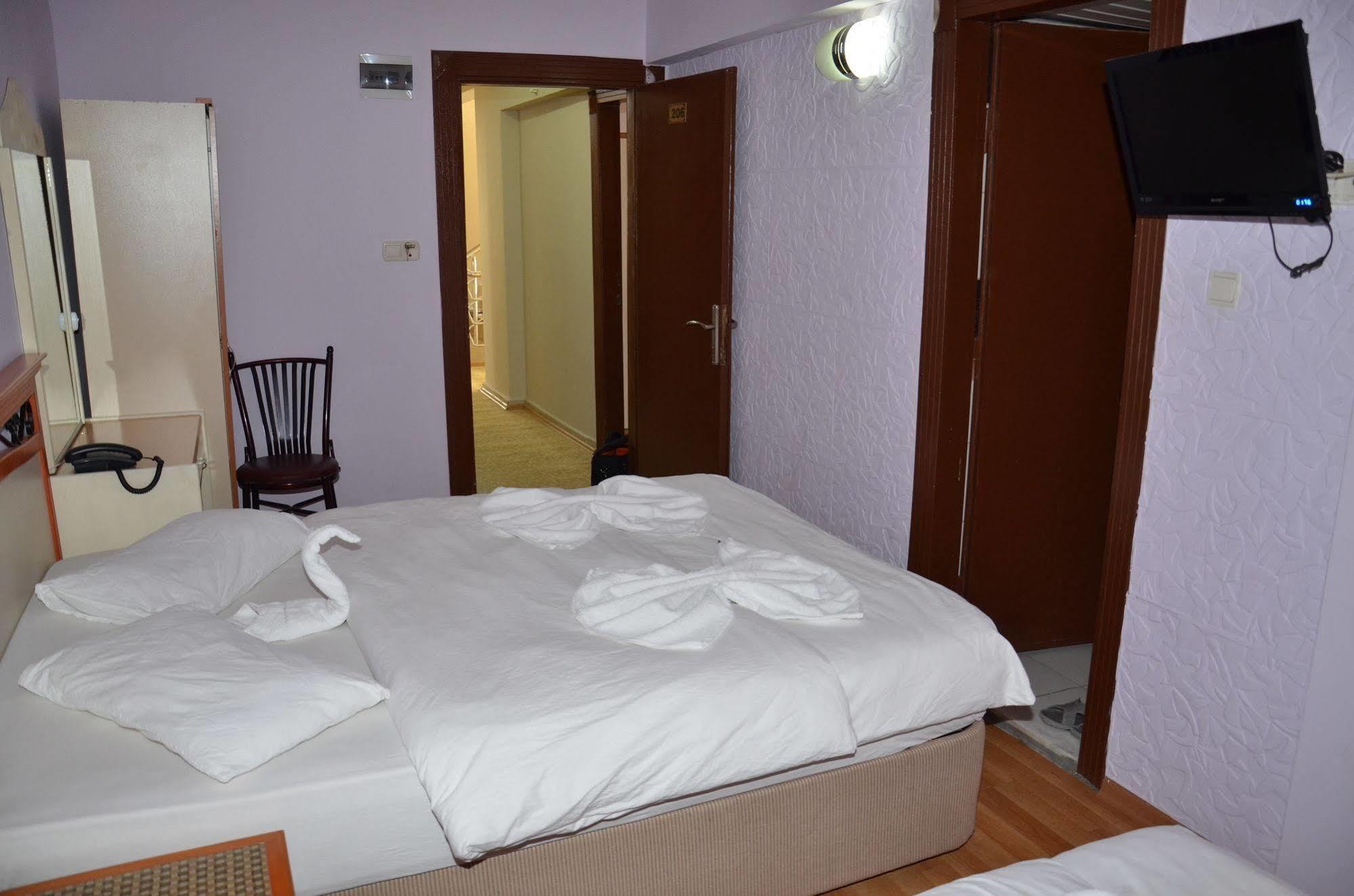 Ozturk Hotel Antalya Bagian luar foto