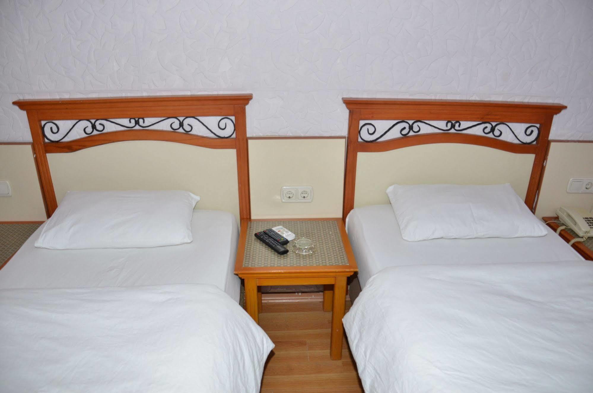 Ozturk Hotel Antalya Bagian luar foto