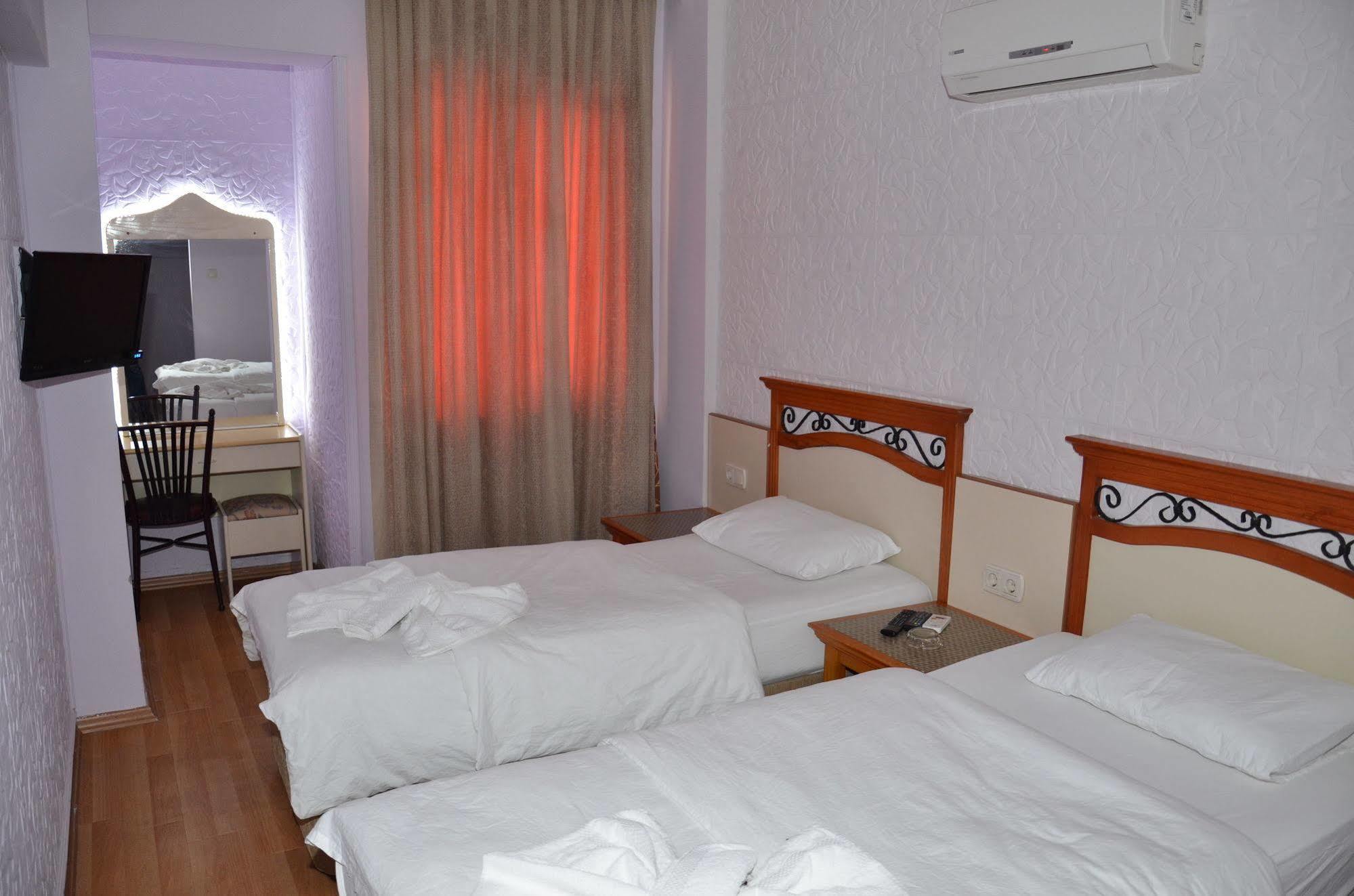 Ozturk Hotel Antalya Bagian luar foto