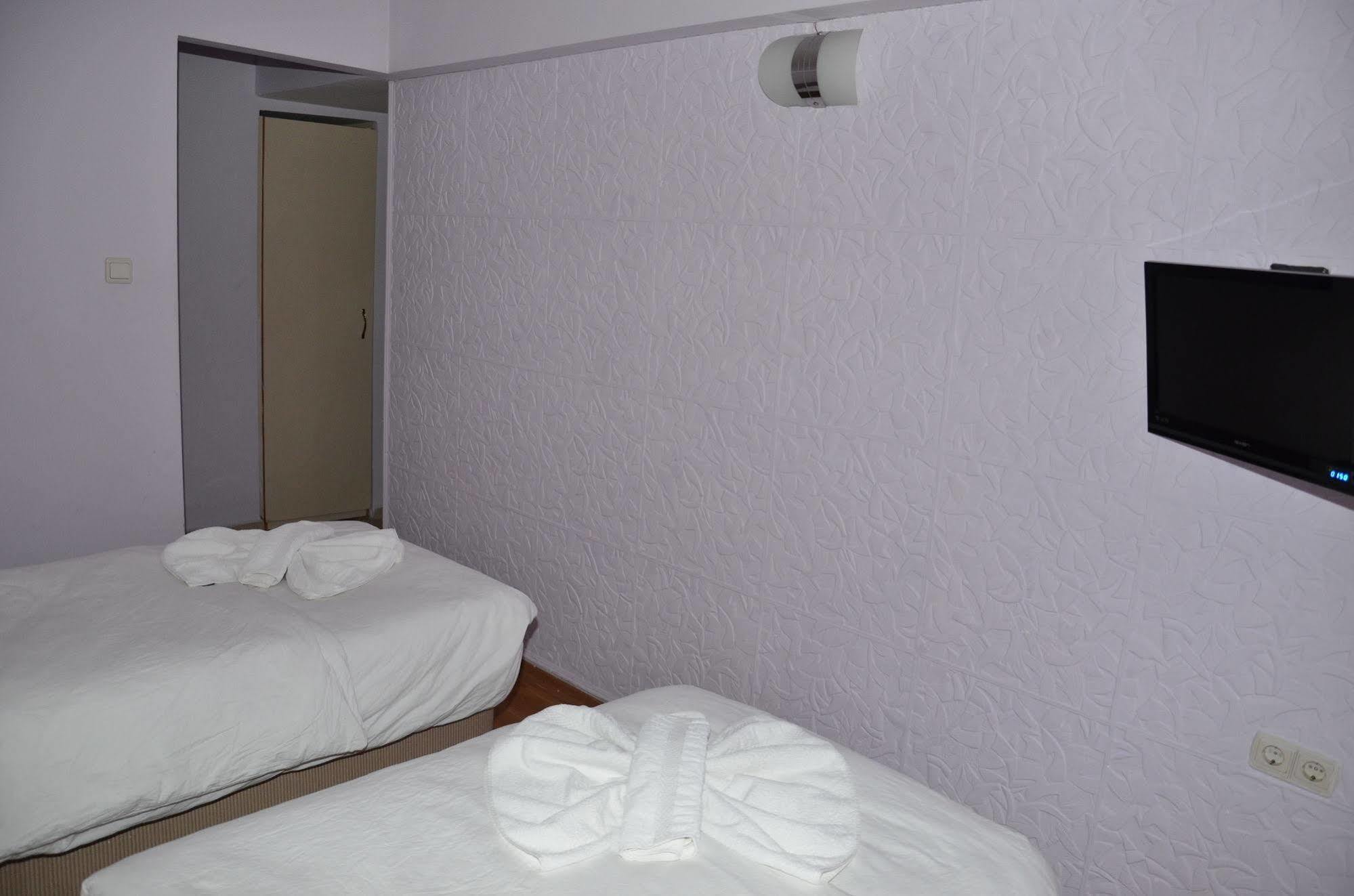 Ozturk Hotel Antalya Bagian luar foto